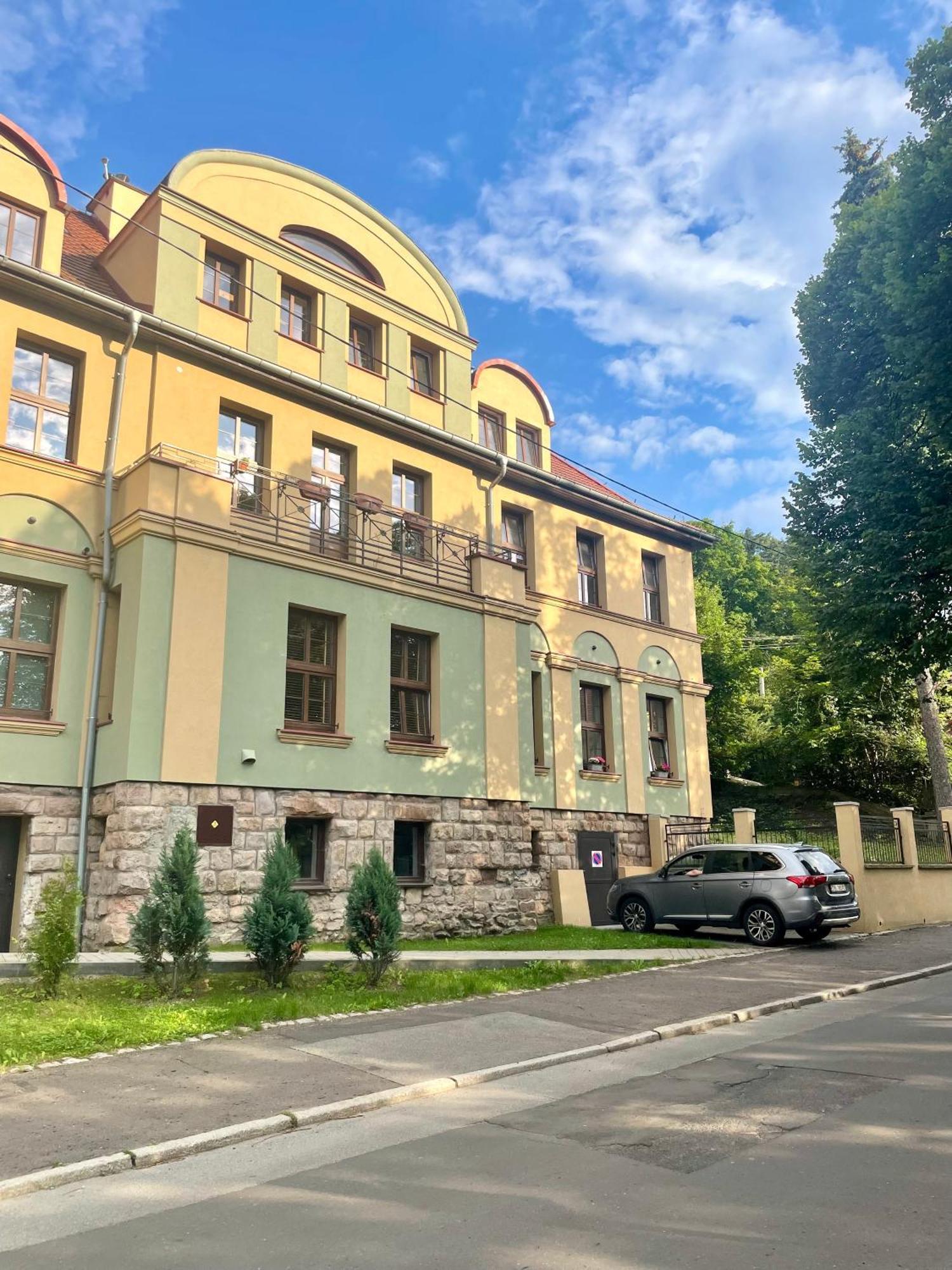 Szmaragdowa Sowa Walbrzych