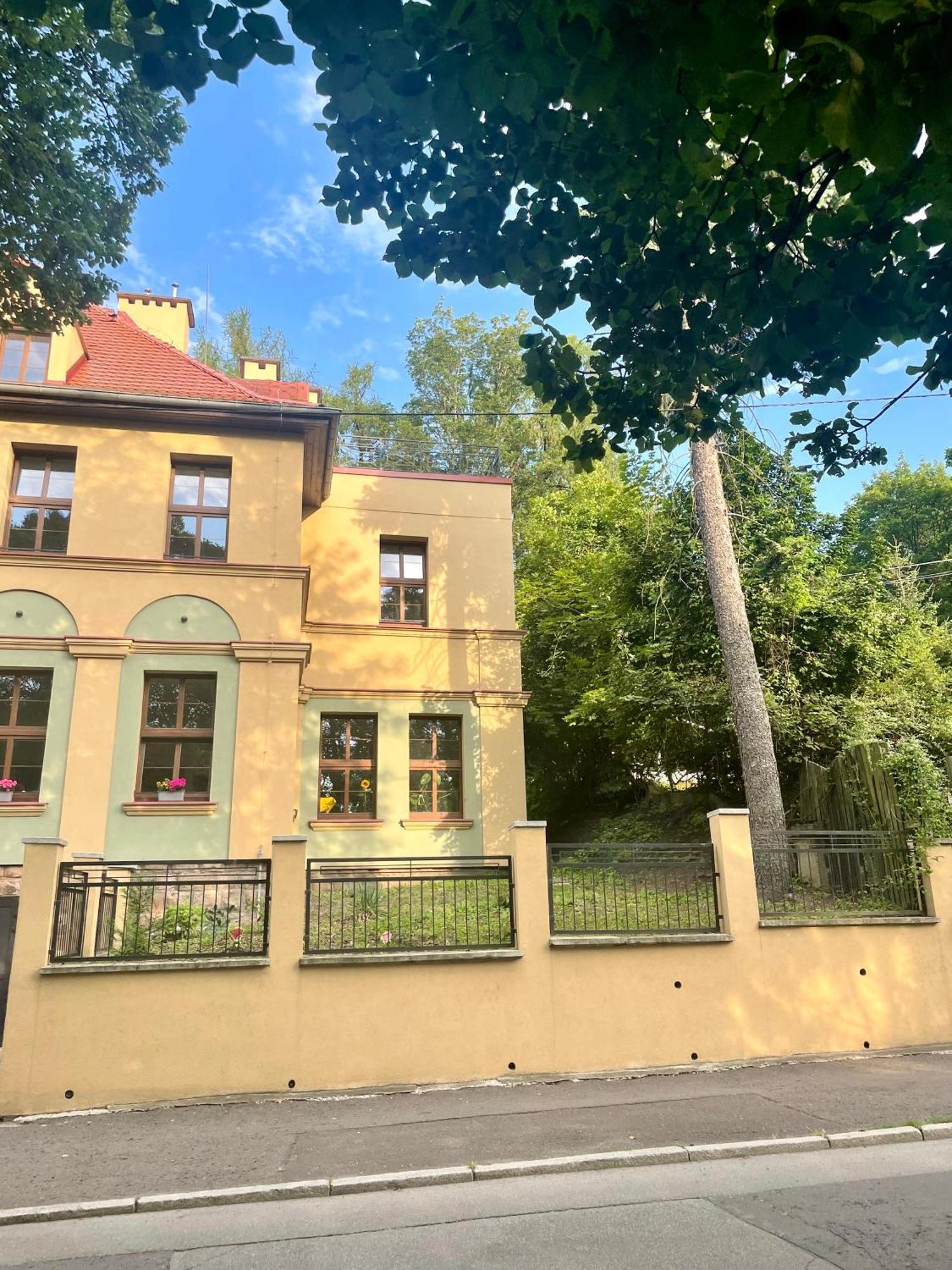 Apartament Szmaragdowa Sowa Wałbrzych