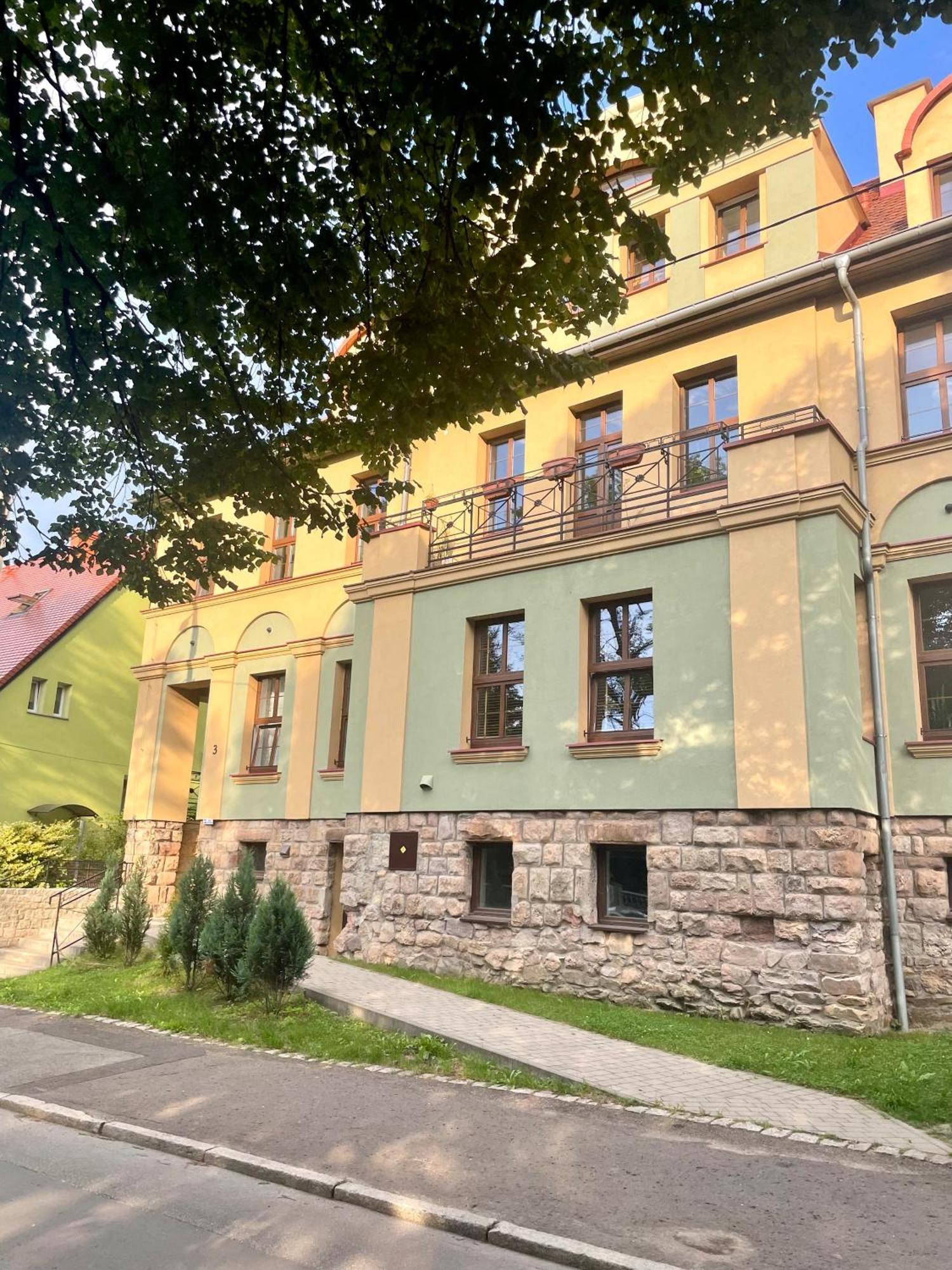 Szmaragdowa Sowa * Walbrzych